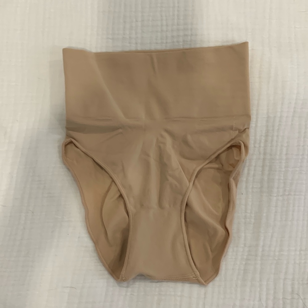 ✨ SKIMS Core Control Brief — Mica (SizeS/M) ✨